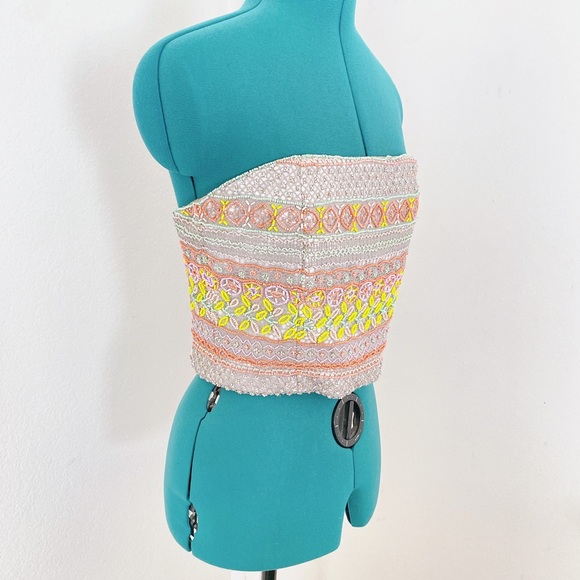 ALICE + OLIVIA COLORFUL CROPTOP BEADED SEQUIN BLOUSE - Picture 2 of 10